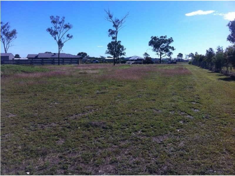 15 Freeman Court, Gracemere QLD 4702