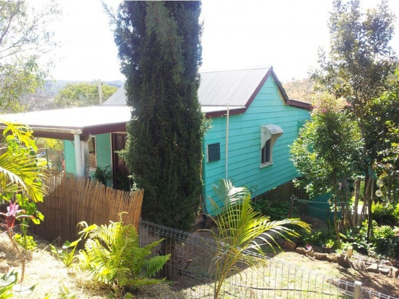 9 William St, Mount Morgan QLD 4714