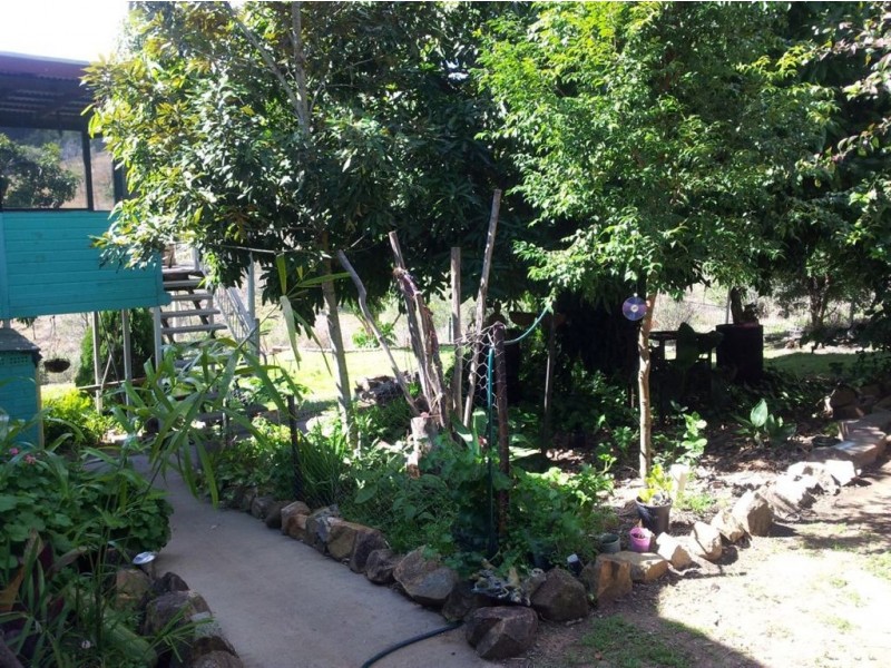 9 William St, Mount Morgan QLD 4714