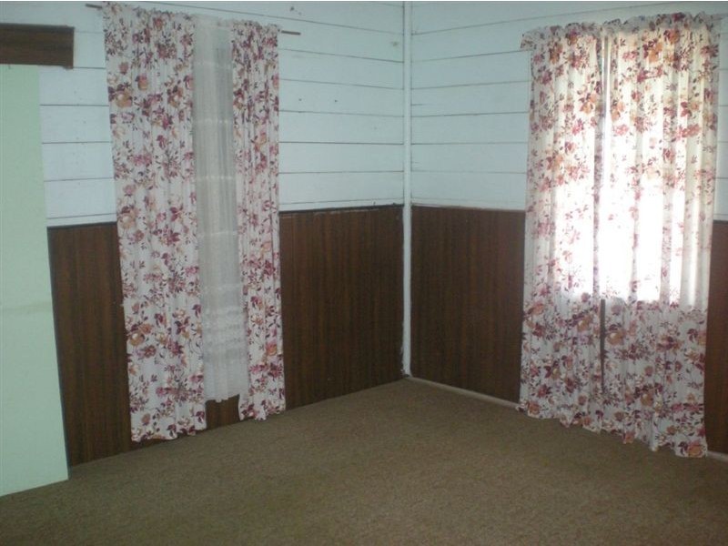 15 Grey Street, Mount Morgan QLD 4714