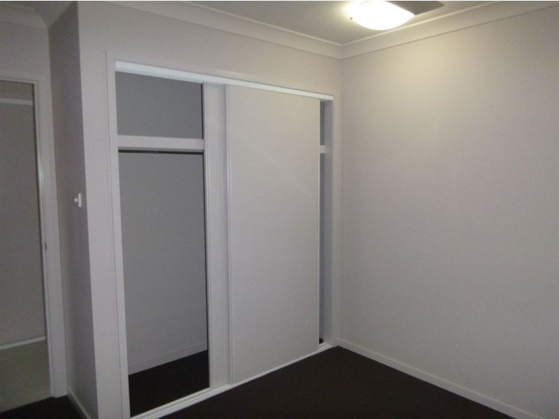 2/181 Lucas Street, Gracemere QLD 4702