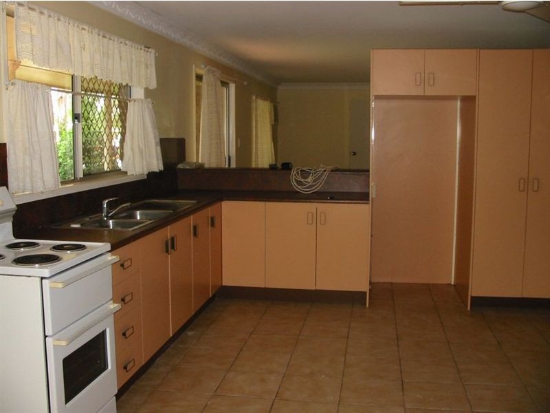 8 Sydney King Close, Gracemere QLD 4702