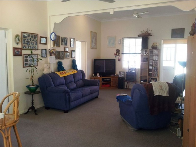 15 James St, Mount Morgan QLD 4714