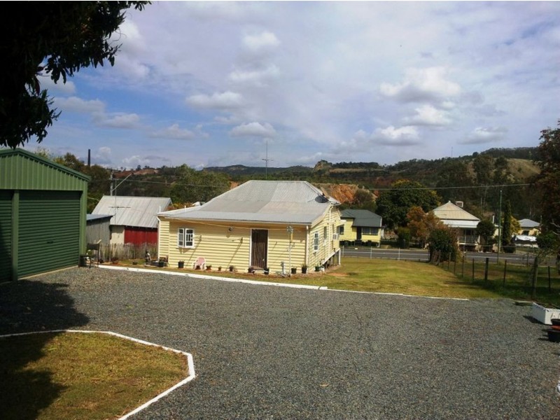 15 James St, Mount Morgan QLD 4714