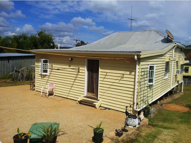 15 James St, Mount Morgan QLD 4714