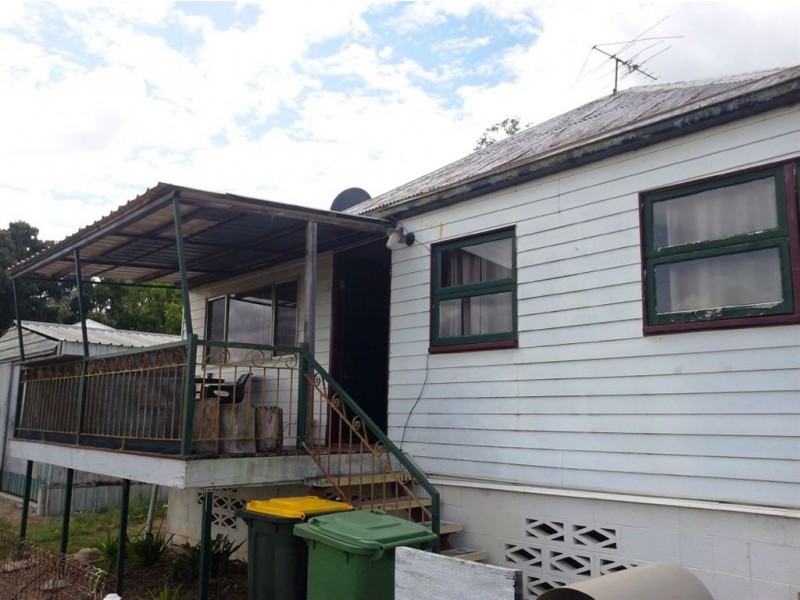 25 Black St, Mount Morgan QLD 4714