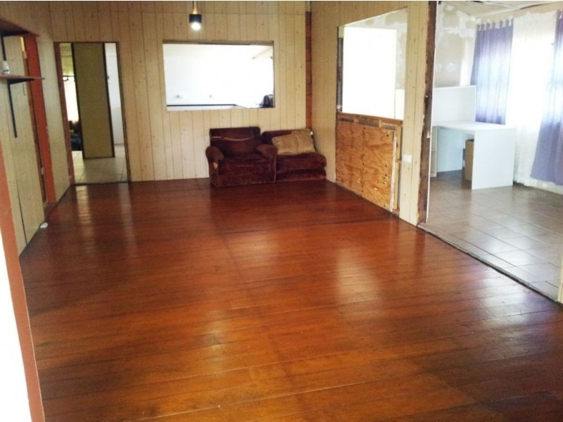 25 Black St, Mount Morgan QLD 4714