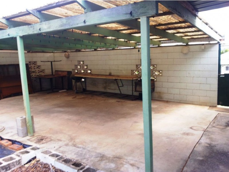 25 Black St, Mount Morgan QLD 4714