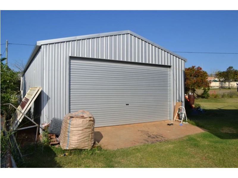 6 LAWRENCE CRESCENT, Gracemere QLD 4702