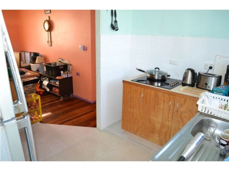 6 LAWRENCE CRESCENT, Gracemere QLD 4702