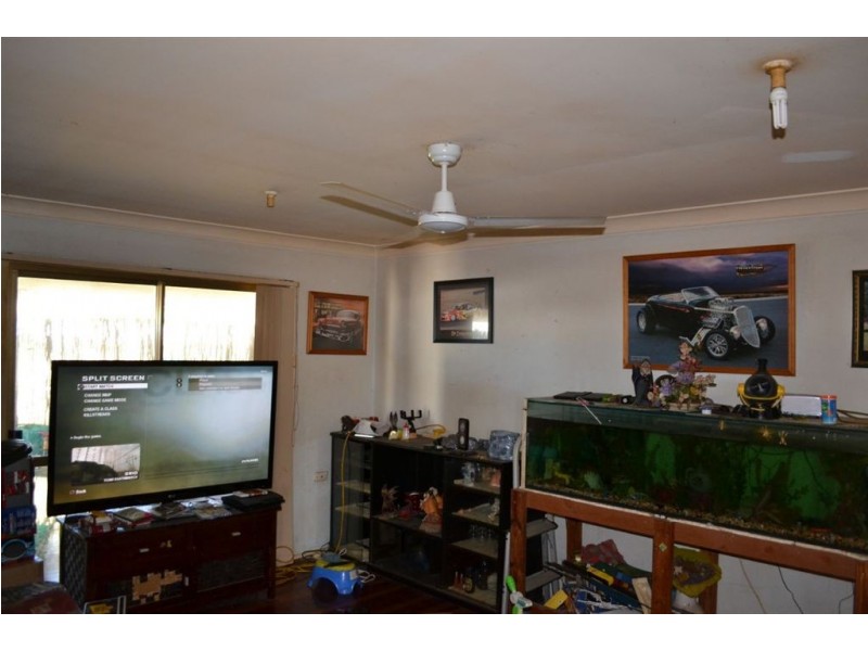 6 LAWRENCE CRESCENT, Gracemere QLD 4702