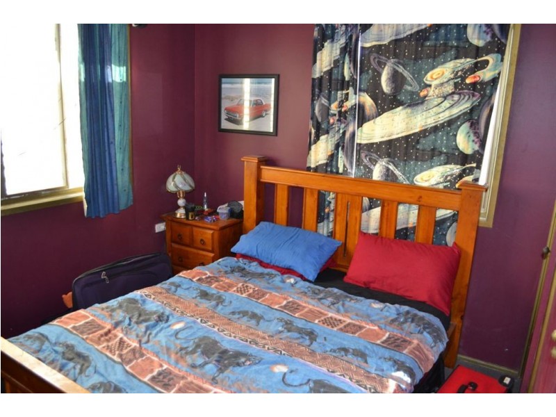 6 LAWRENCE CRESCENT, Gracemere QLD 4702