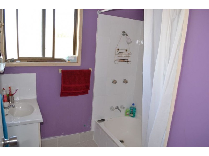 6 LAWRENCE CRESCENT, Gracemere QLD 4702