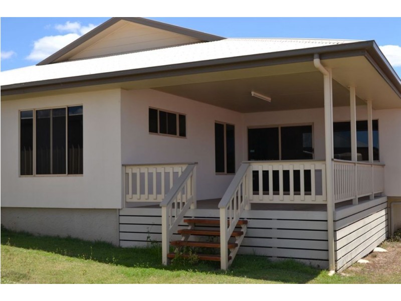 25 MAMALIS STREET, Gracemere QLD 4702