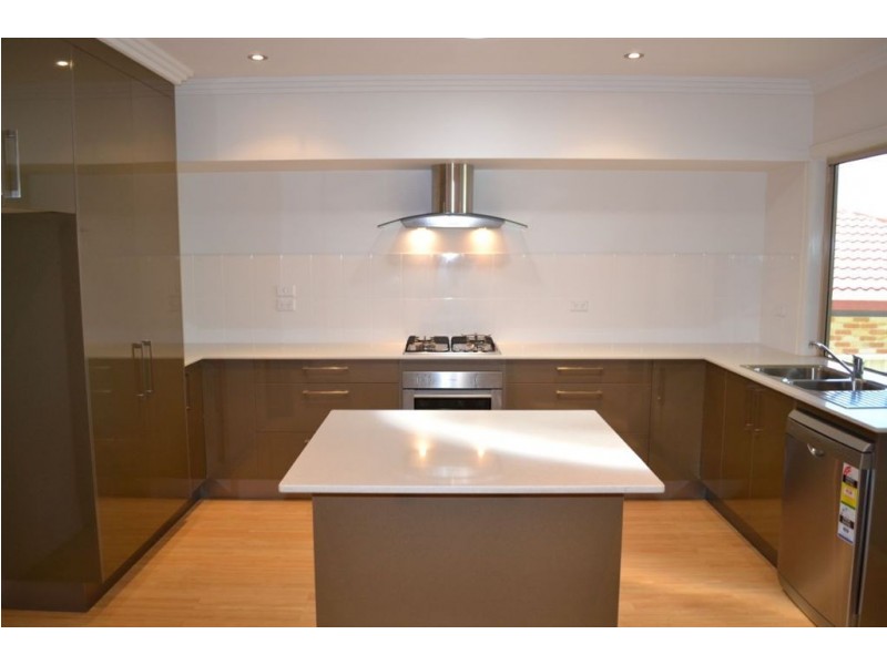 25 MAMALIS STREET, Gracemere QLD 4702