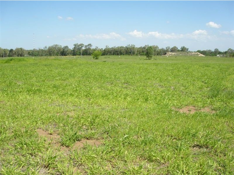 27 Somerset Rd, Gracemere QLD 4702