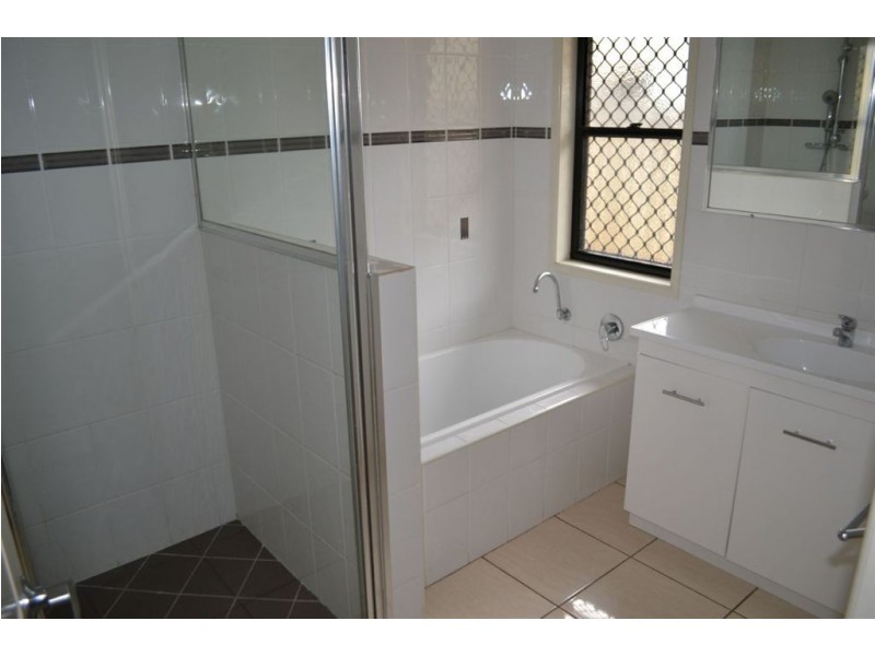 6 Davies Avenue, Gracemere QLD 4702