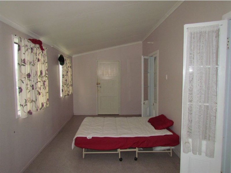 1 OSHANESY ST, Gracemere QLD 4702