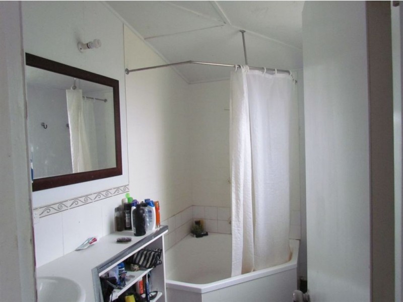 1 OSHANESY ST, Gracemere QLD 4702