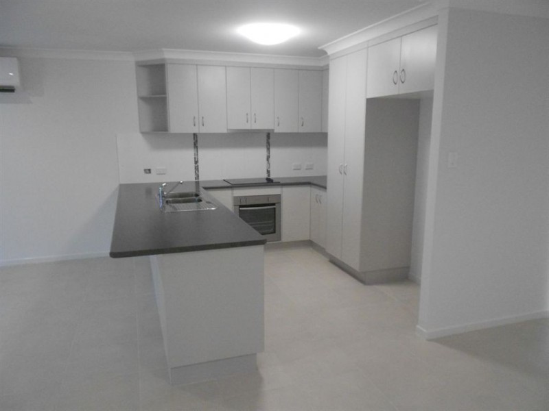 8 Dunnett Street, Gracemere QLD 4702