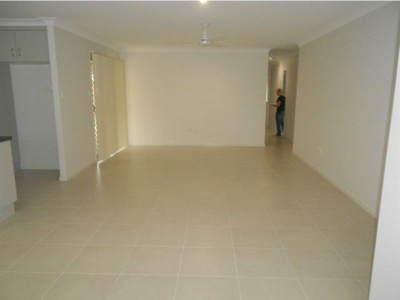 8 Dunnett Street, Gracemere QLD 4702