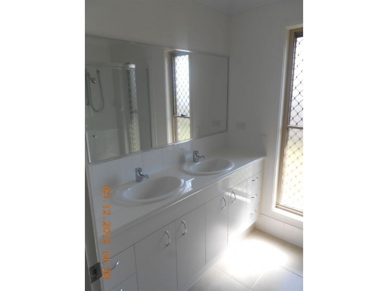 37 Anna Meares Ave, Gracemere QLD 4702