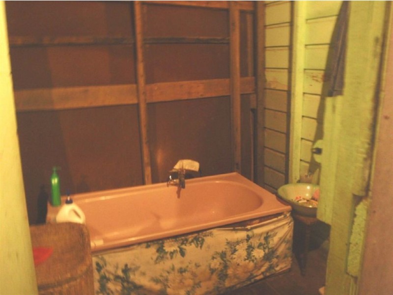 14-16 Crossley Street, Mount Morgan QLD 4714