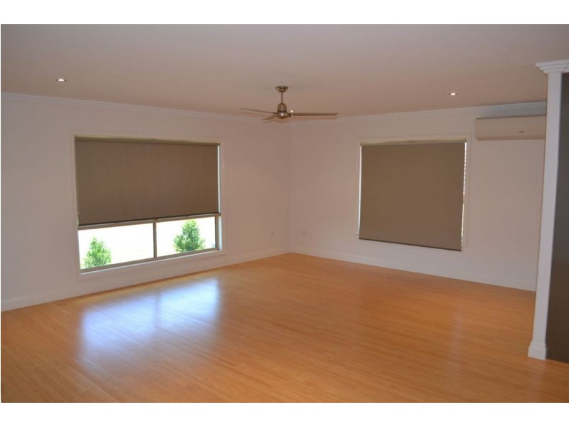 25 MAMALIS STREET, Gracemere QLD 4702