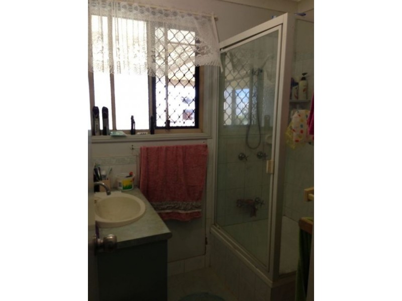 46 Hughes Road, Alton Downs QLD 4702