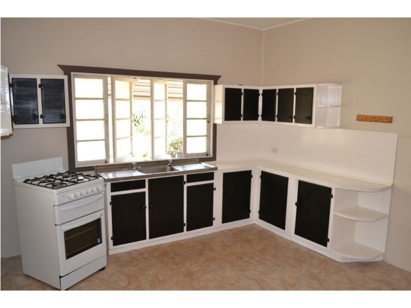 1 Gowdie Street, Mount Morgan QLD 4714