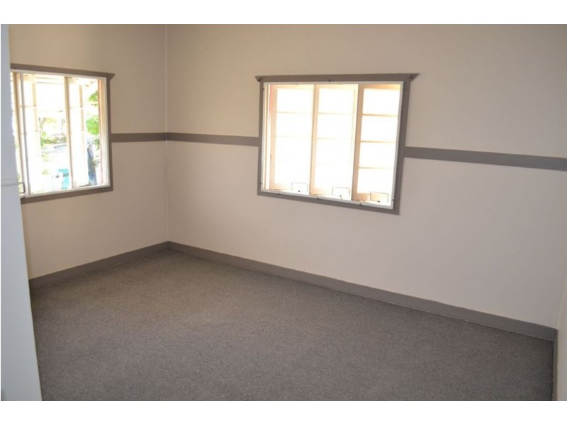 1 Gowdie Street, Mount Morgan QLD 4714