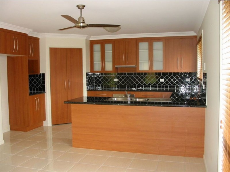 6 Davies cres, Gracemere QLD 4702