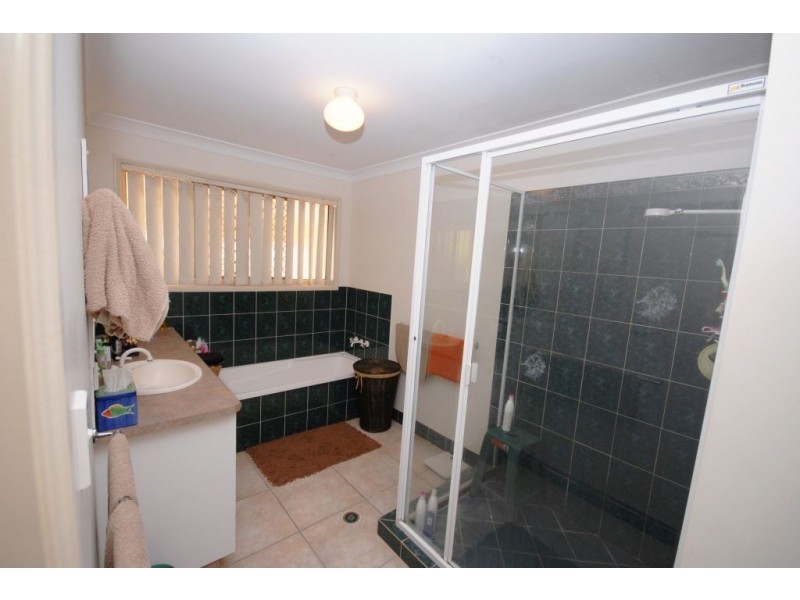 5 Crayke Court, Pacific Heights QLD 4703