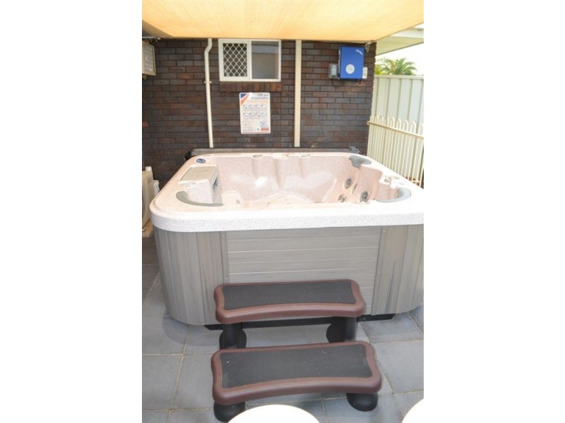 41 Cowan Street, Gracemere QLD 4702