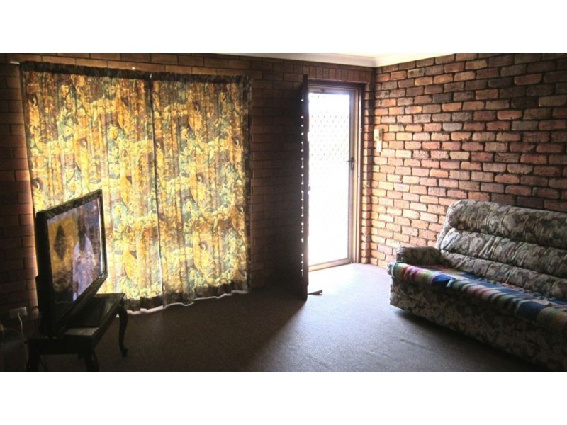 2/21 Lucas Street, Berserker QLD 4701