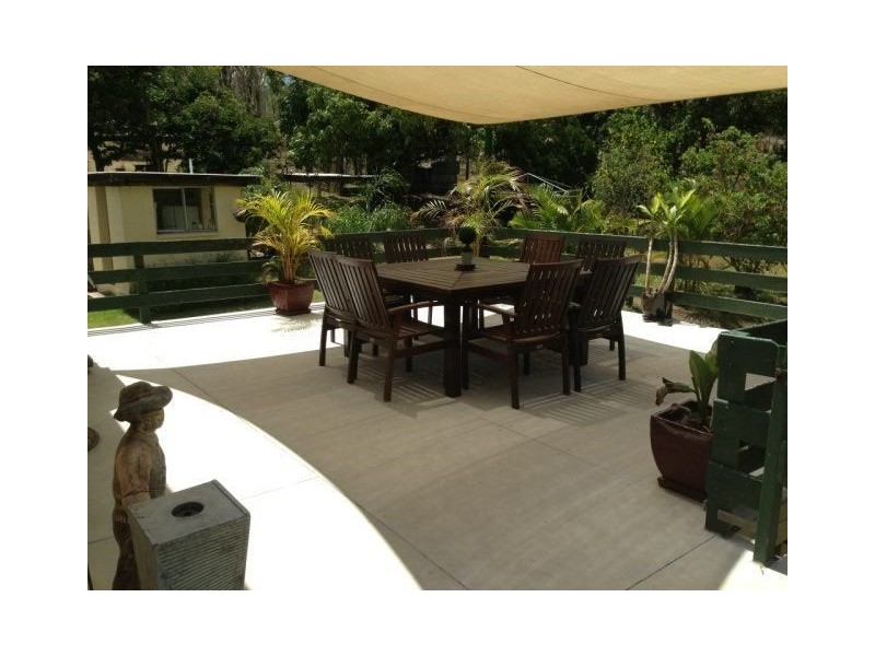 7 Cemetery rd, Cawarral QLD 4702