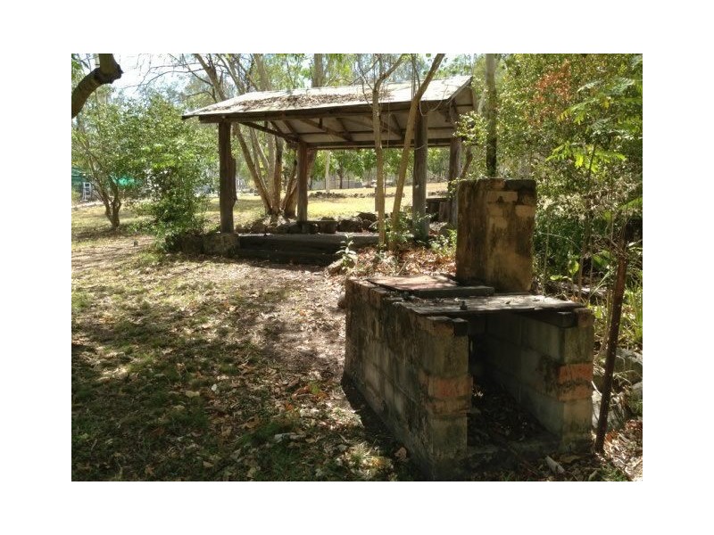 7 Cemetery rd, Cawarral QLD 4702