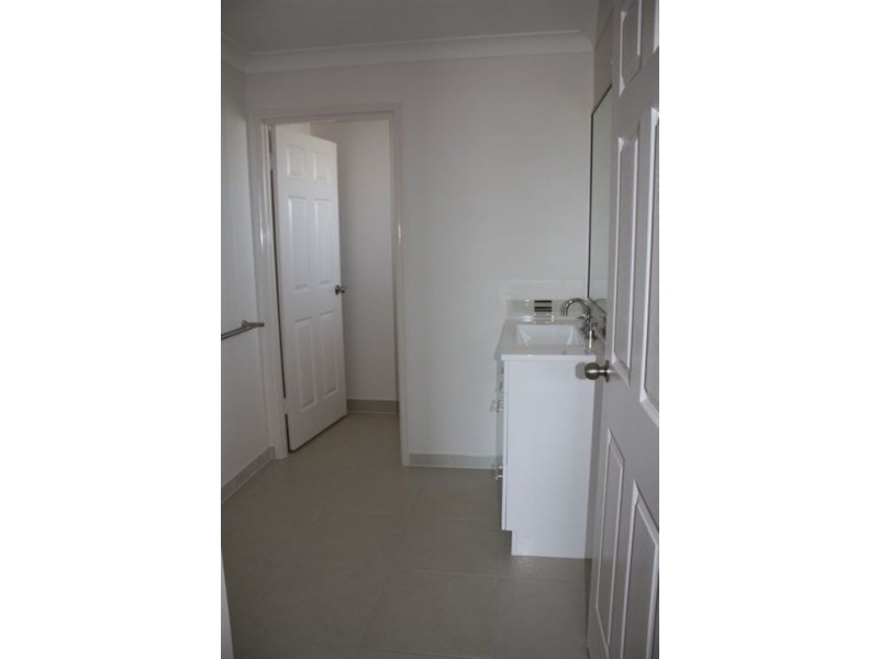 12 Wheeler Ave, Gracemere QLD 4702