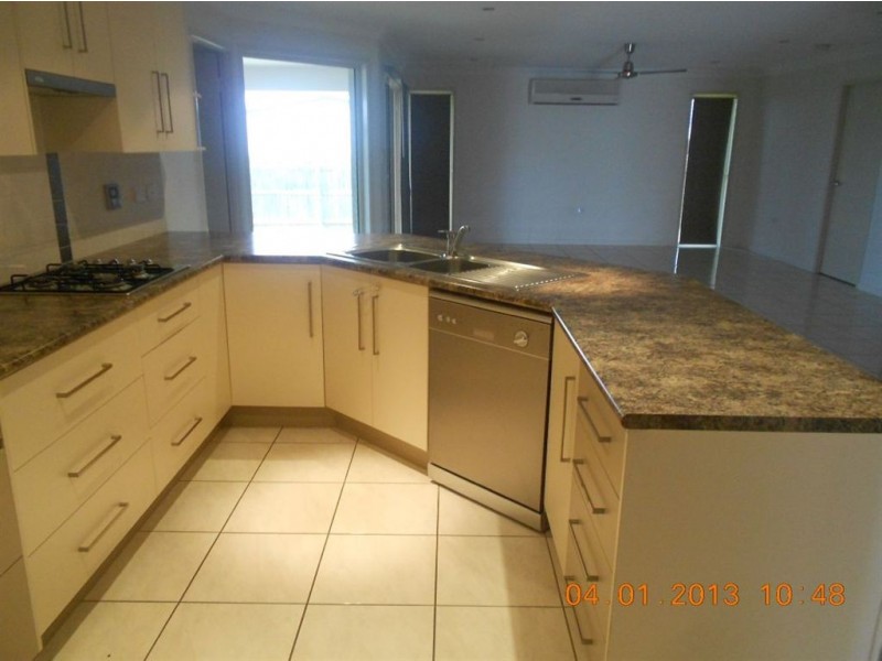 54 James St, Gracemere QLD 4702