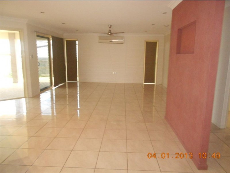 54 James St, Gracemere QLD 4702