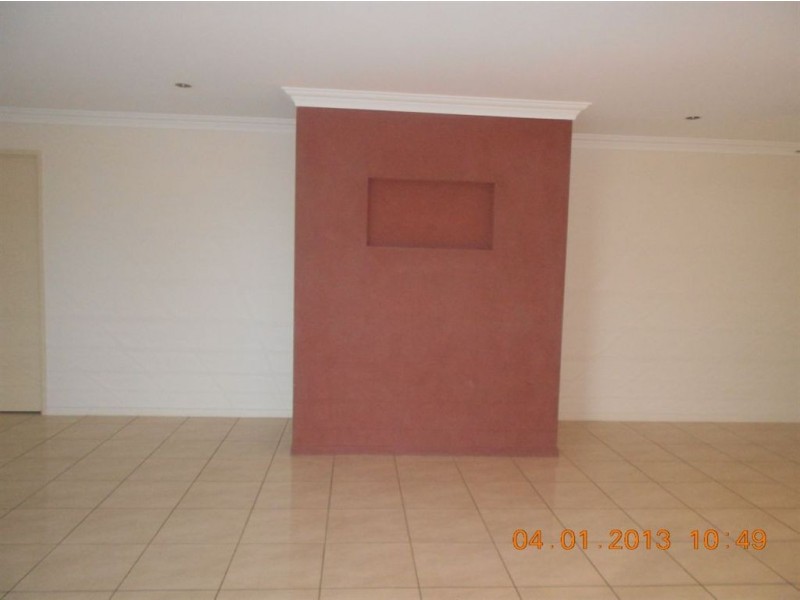 54 James St, Gracemere QLD 4702