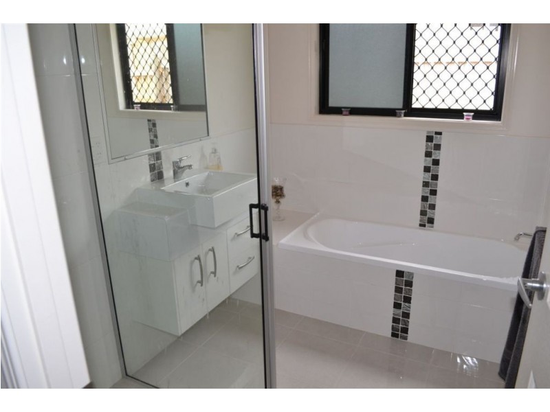 56 James Street, Gracemere QLD 4702