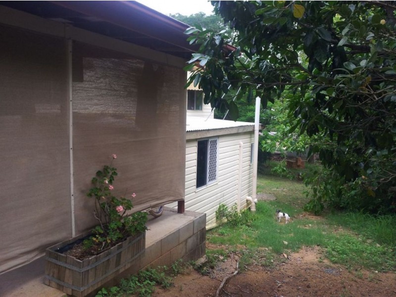 8 WILLIAM STREET, Mount Morgan QLD 4714