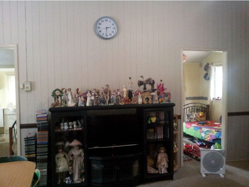 8 WILLIAM STREET, Mount Morgan QLD 4714