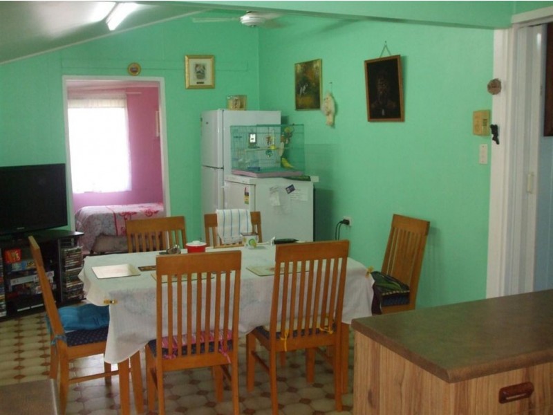 2 Henry Street, Mount Morgan QLD 4714