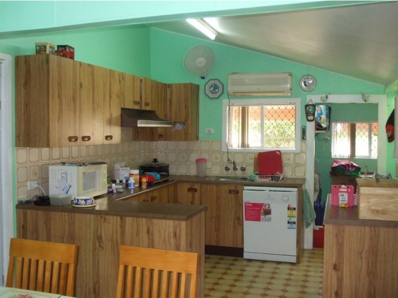 2 Henry Street, Mount Morgan QLD 4714