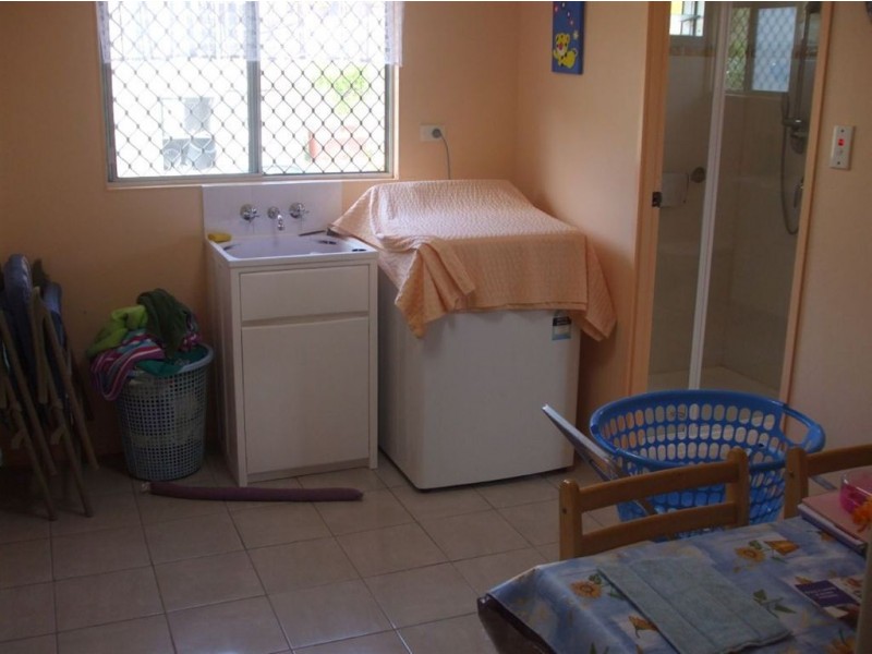 2 Henry Street, Mount Morgan QLD 4714