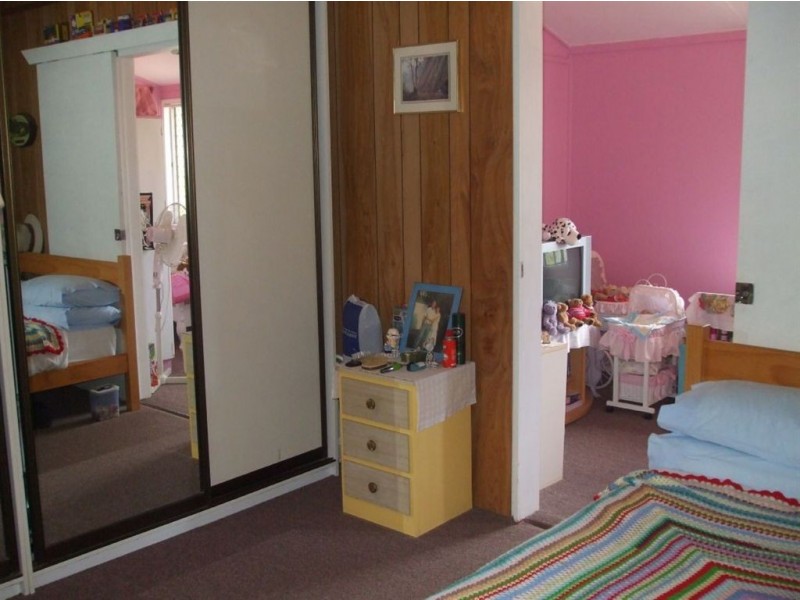 2 Henry Street, Mount Morgan QLD 4714