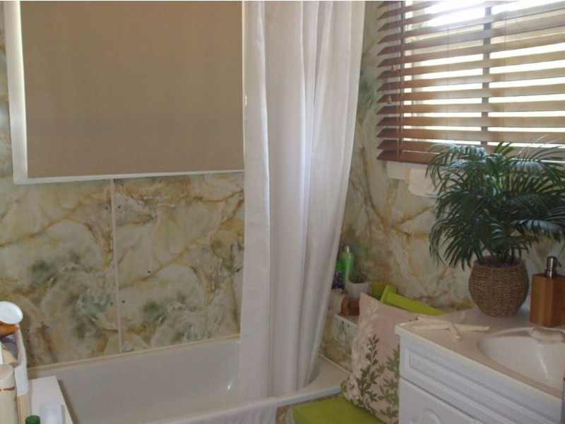 461 Crane Ave, Kawana QLD 4701