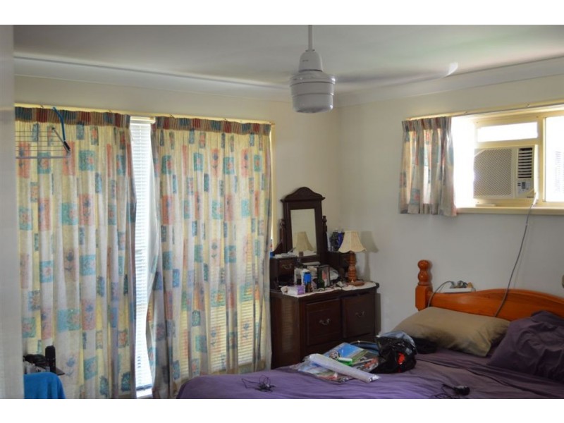 8 Lorraine Crt, Gracemere QLD 4702